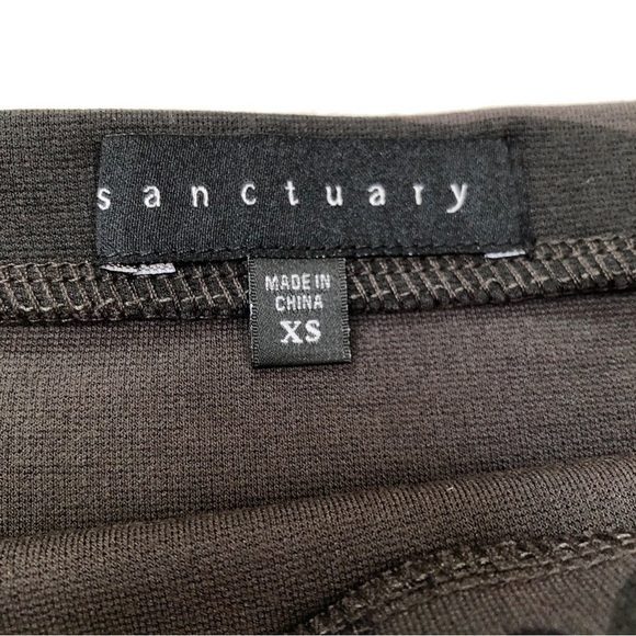 MSRP $79 Sanctuary Camo Print Pencil Midi Skirt Size XS - Picture 5 of 6